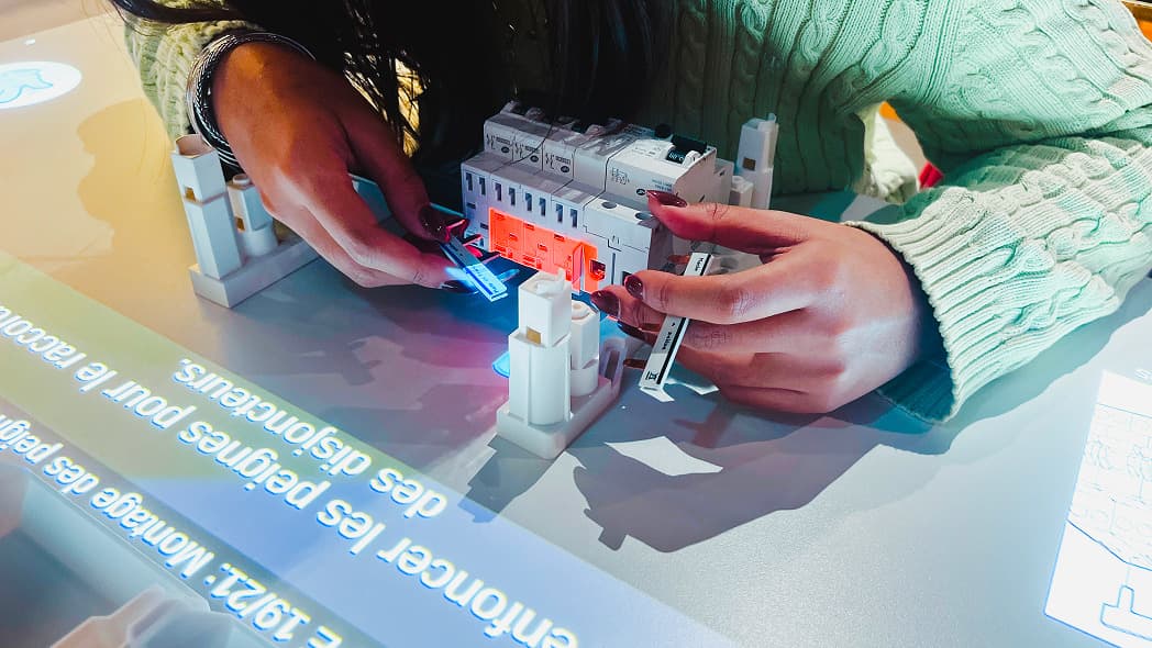 Workstation guidance visual